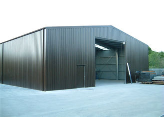 Cree los edificios de almacenamiento del marco para requisitos particulares de acero del panel de bocadillo para el viento de la granja resistente