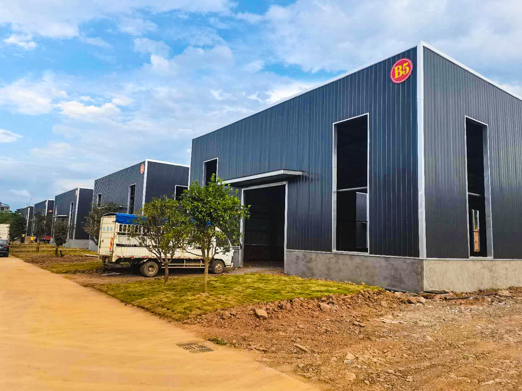 Construcción prefabricada de acero galvanizado en caliente Estructura de material metálico Edificio de almacén para taller